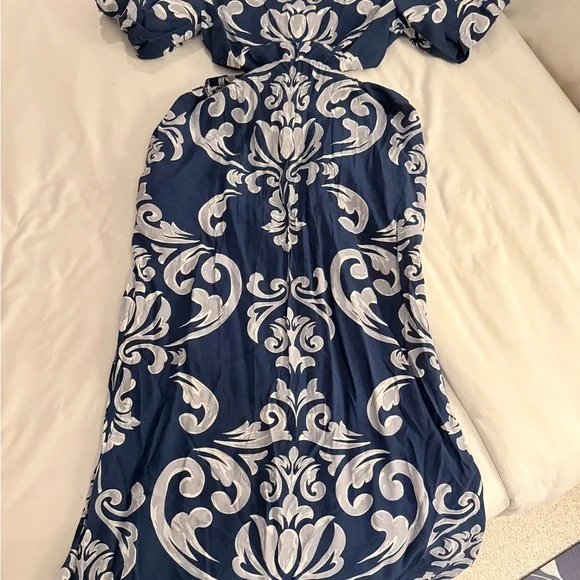 Cutout maxi dress - Picture 4 of 4